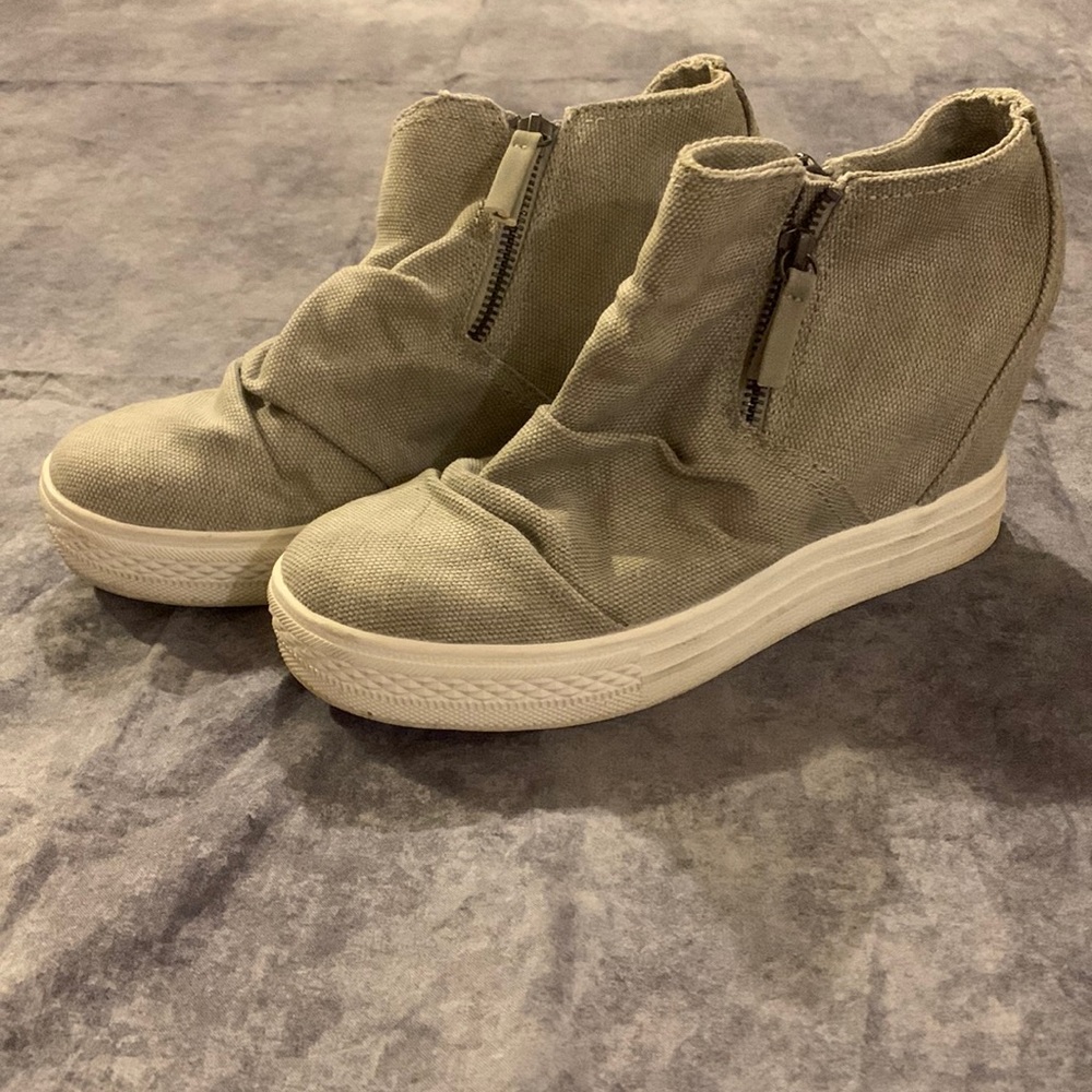 Not Rated Women's Ari Casual Slip-on Platform Wedge